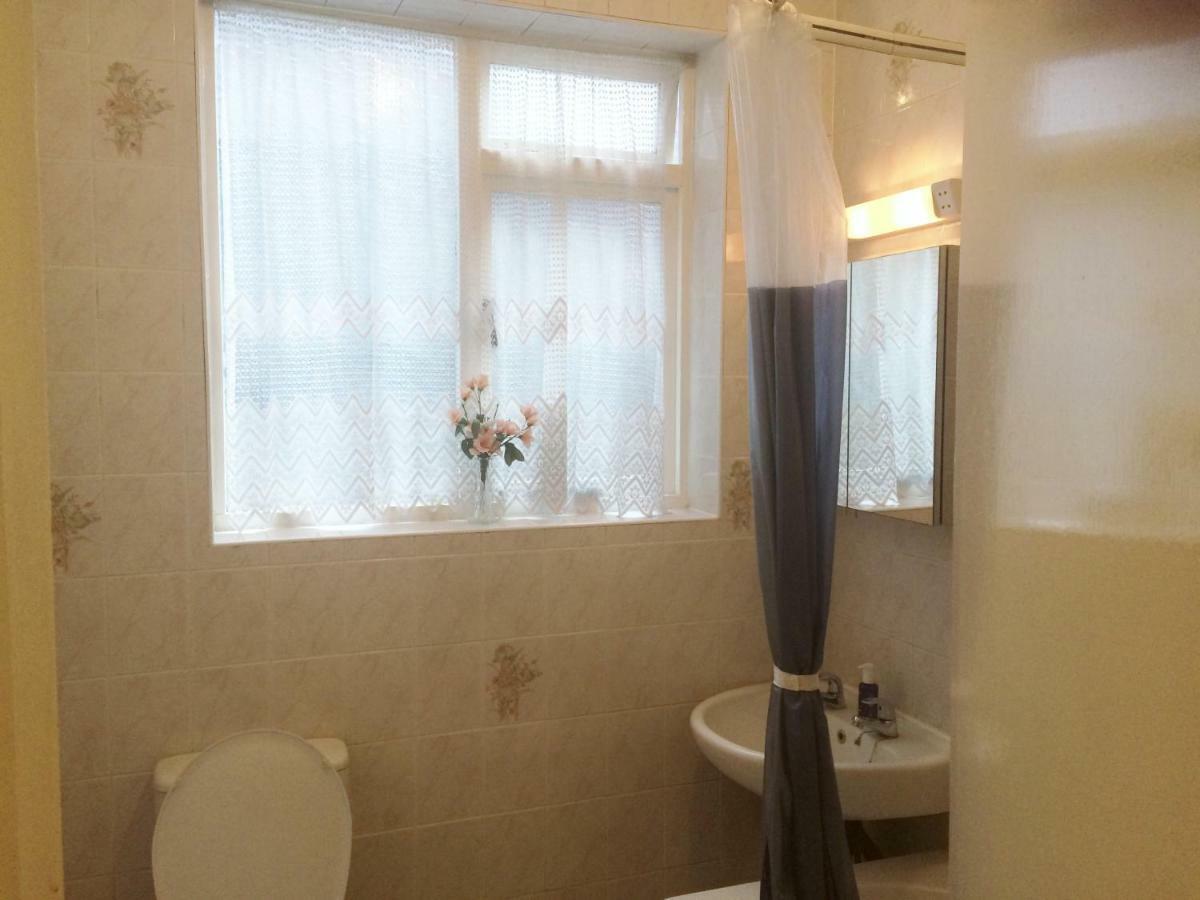 Spacious West London 2 Bedroom Apartment Ngoại thất bức ảnh
